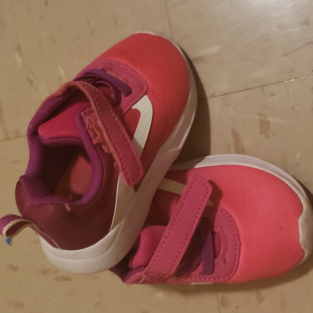 Toddler girl size 6 pink/purple shoes